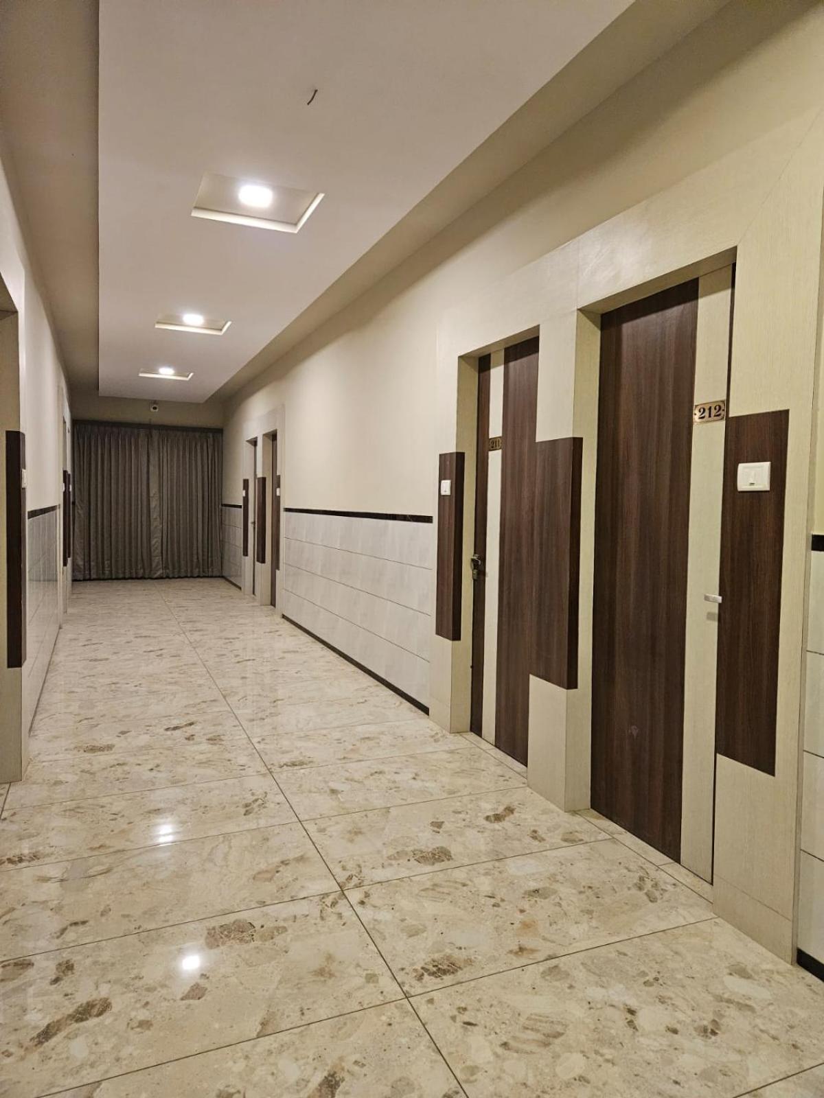 Majestic Inn فاساي المظهر الخارجي الصورة